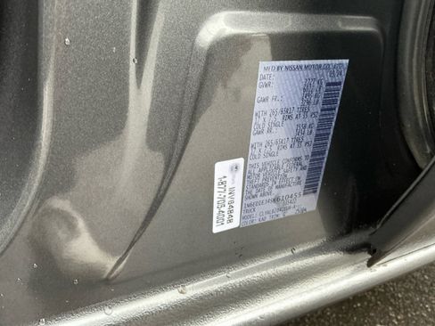 Used 2025 Nissan Frontier SV image 25