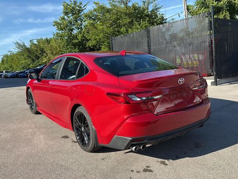 Used 2026 Toyota Camry SE FWD image 5