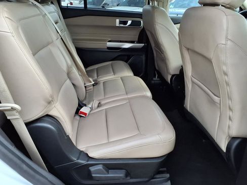 Used 2023 Ford Explorer XLT w/ Equipment Group 202A AWD/4WD image 20