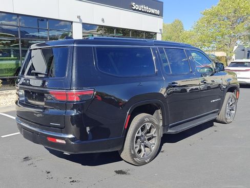 Used 2024 Jeep Wagoneer L Series III w/ Flexible Seating Group image 7