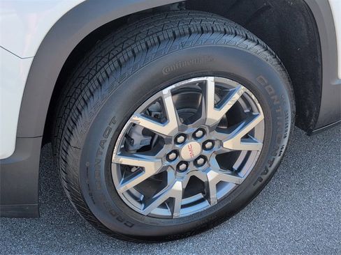 Used 2022 GMC Acadia SLT w/ Technology Package image 12