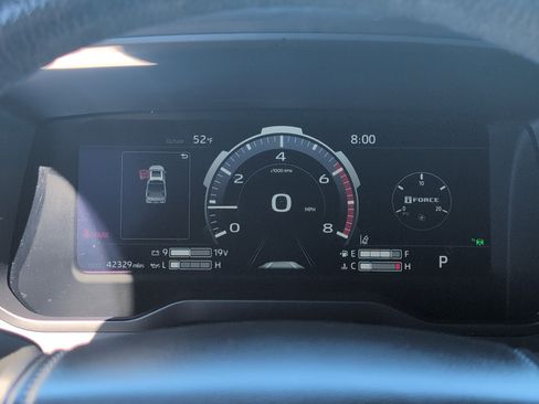 Used 2022 Toyota Tundra Platinum w/ Advanced Package image 19