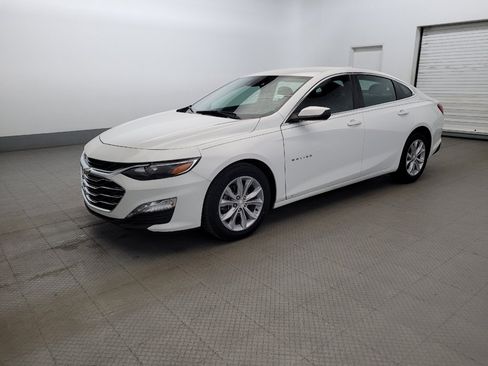 Used 2025 Chevrolet Malibu LT FWD image 2