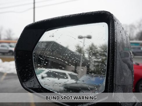 Used 2022 Cadillac Escalade Premium Luxury image 9