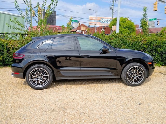 Used 2018 Porsche Macan AWD/4WD image 16
