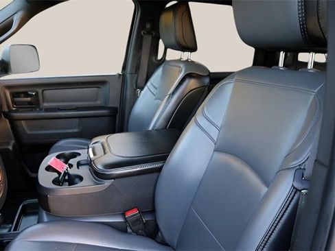 Used 2022 RAM 2500 Tradesman w/ Chrome Appearance Group image 12