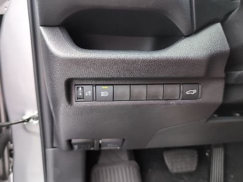 Used 2025 Toyota RAV4 XLE w/ Convenience Package image 19