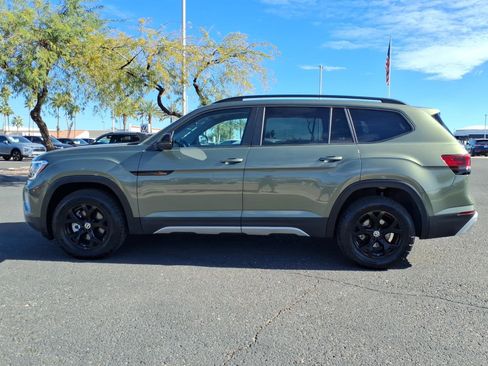 Certified 2025 Volkswagen Atlas Peak Edition SE image 4