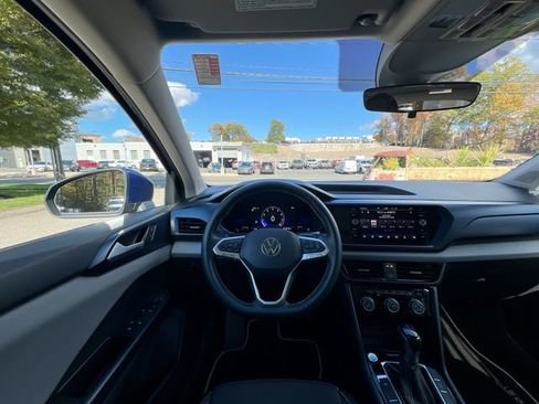 Certified 2023 Volkswagen Taos SE w/ Panoramic Sunroof Package image 14