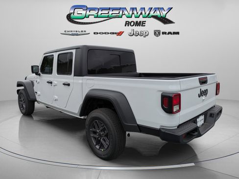 New 2025 Jeep Gladiator Sport image 5