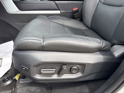 Used 2025 Toyota Tundra Platinum AWD/4WD image 12