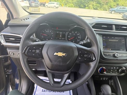 Used 2023 Chevrolet TrailBlazer LT FWD image 11