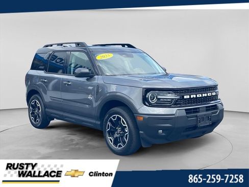 Used 2025 Ford Bronco Sport Outer Banks AWD/4WD image 1