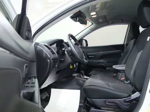 Used 2021 Mitsubishi Outlander Sport LE image 4