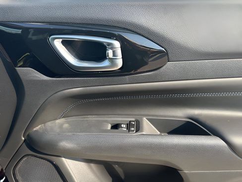 New 2026 Jeep Compass Latitude AWD/4WD image 30