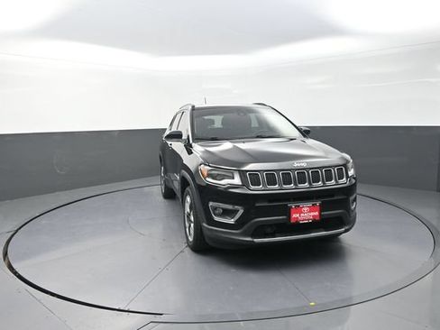 Used 2018 Jeep Compass Limited w/ Navigation Group AWD/4WD image 2