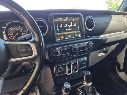 Used 2020 Jeep Gladiator Overland w/ Popular Equipment Package AWD/4WD image 25
