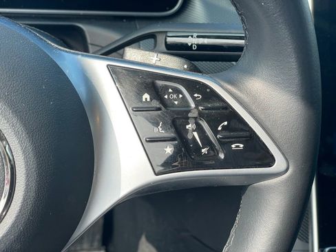 Used 2025 Mercedes-Benz C 300 4MATIC Sedan image 15