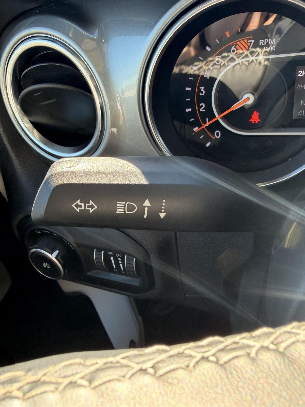 Used 2021 Jeep Wrangler Unlimited Sahara AWD/4WD image 17