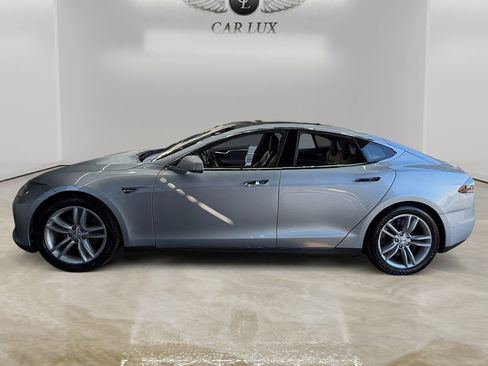 Used 2015 Tesla Model S 70D image 2
