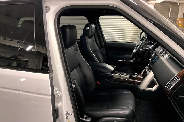 Used 2016 Land Rover Range Rover Supercharged AWD/4WD image 6