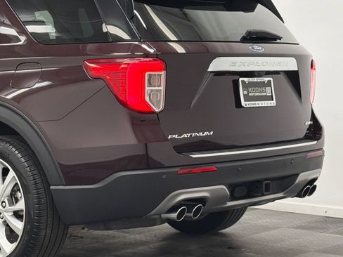 Used 2023 Ford Explorer Platinum w/ Technology Package image 7