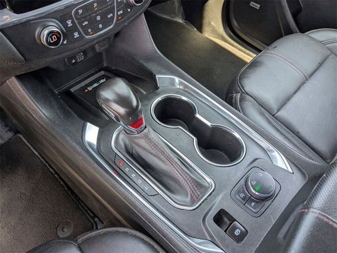 Used 2022 Chevrolet Traverse RS image 20