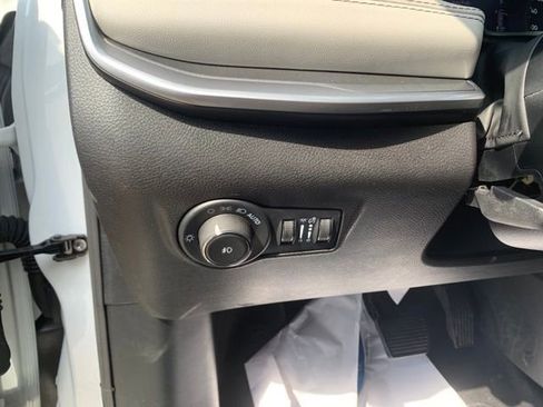 Used 2025 Jeep Compass Limited AWD/4WD image 15