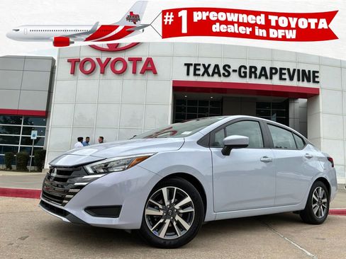 Used 2025 Nissan Versa SV FWD image 1