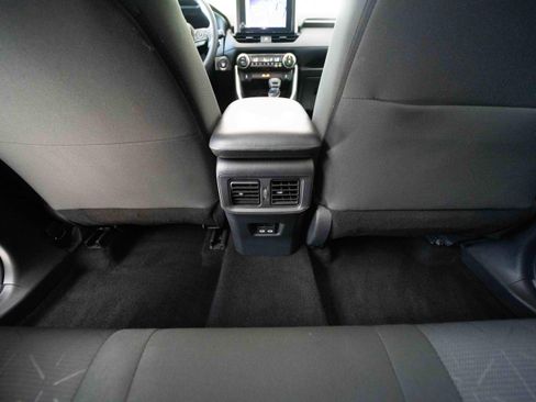 Used 2024 Toyota RAV4 XLE FWD image 22