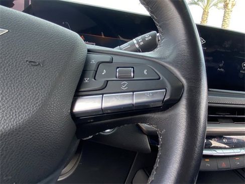 Used 2024 Cadillac XT4 Premium Luxury image 9