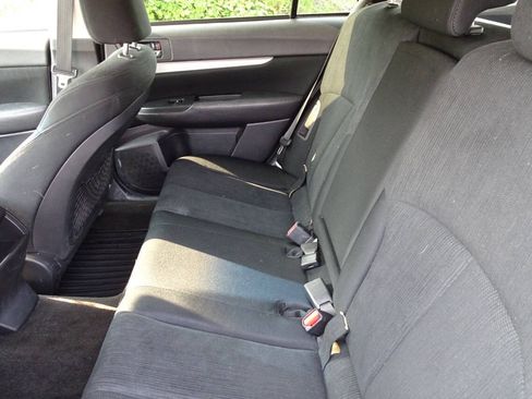 Used 2014 Subaru Outback 2.5i Premium w/ Accessory Value Package (OYX) AWD/4WD image 15
