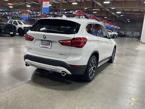 Used 2022 BMW X1 xDrive28i w/ Convenience Package AWD/4WD image 5