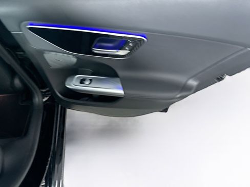 Used 2025 Mercedes-Benz C 300 Sedan image 29