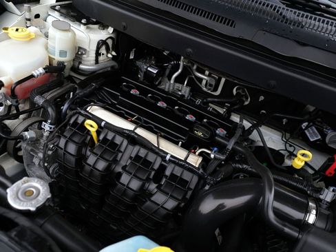 Used 2018 Dodge Journey SE w/ Popular Equipment Group image 13