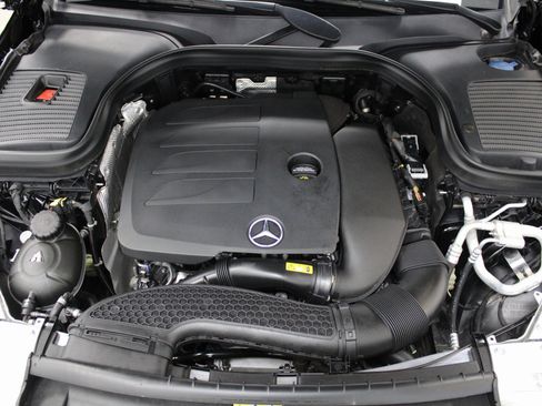 Used 2022 Mercedes-Benz GLC 300 4MATIC image 10