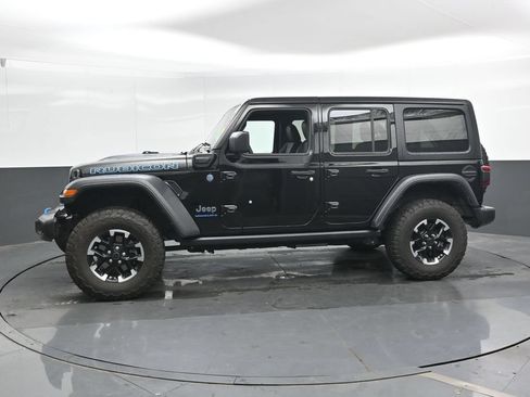 Used 2024 Jeep Wrangler Unlimited Rubicon 4xe w/ Technology Group AWD/4WD image 8