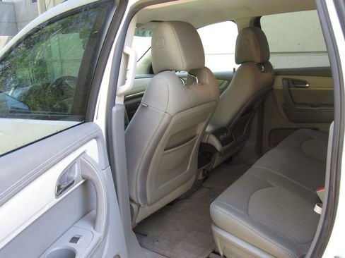 Used 2017 Chevrolet Traverse LS FWD image 12