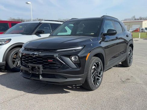 Used 2025 Chevrolet TrailBlazer RS w/ Convenience Package image 2