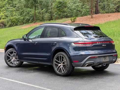 Certified 2023 Porsche Macan AWD/4WD image 3