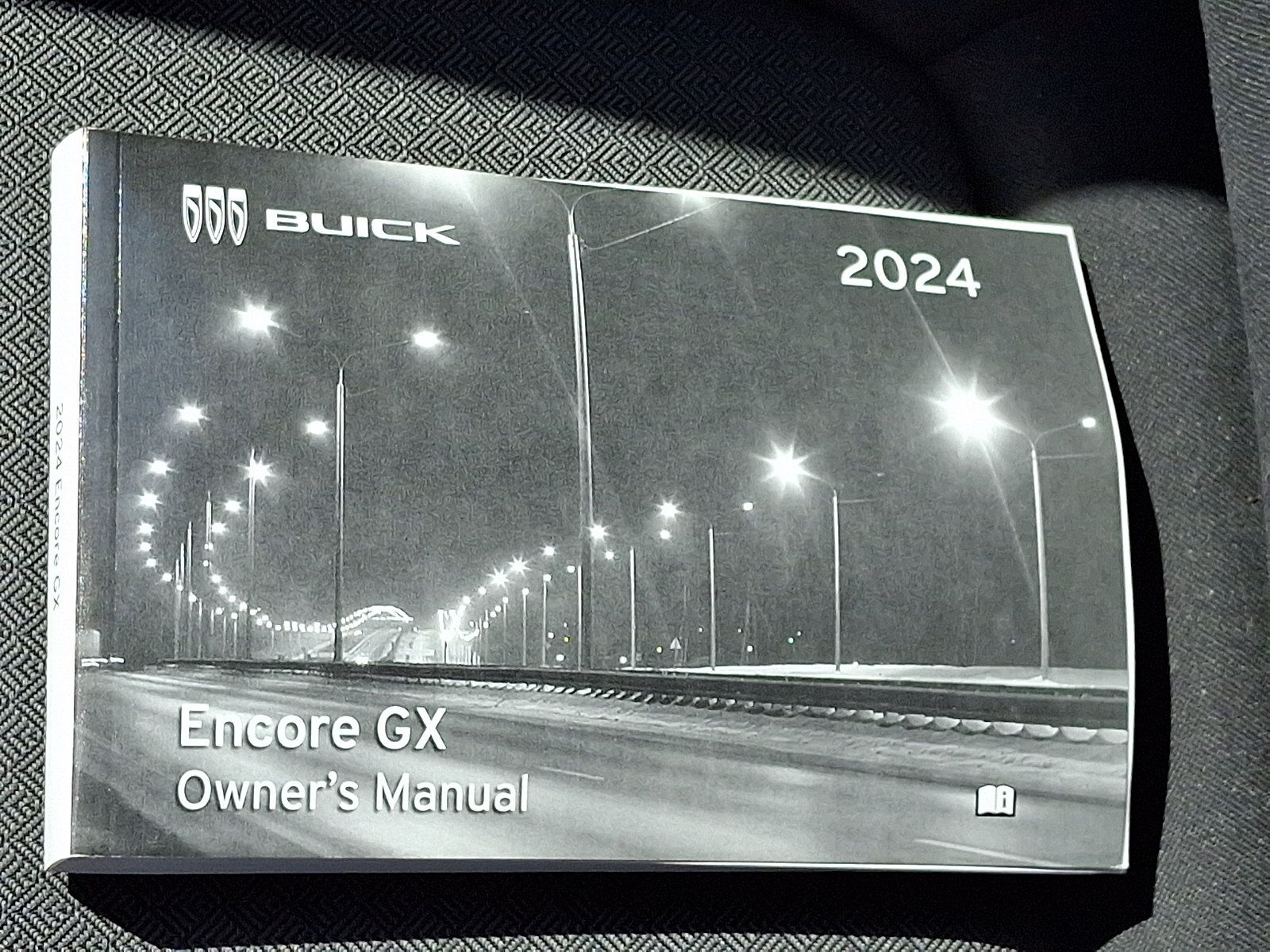 Used 2024 Buick Encore GX Preferred w/ Comfort Package FWD image 26
