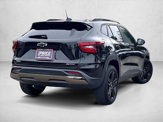 Used 2024 Chevrolet Trax ACTIV w/ Driver Confidence Package FWD image 2