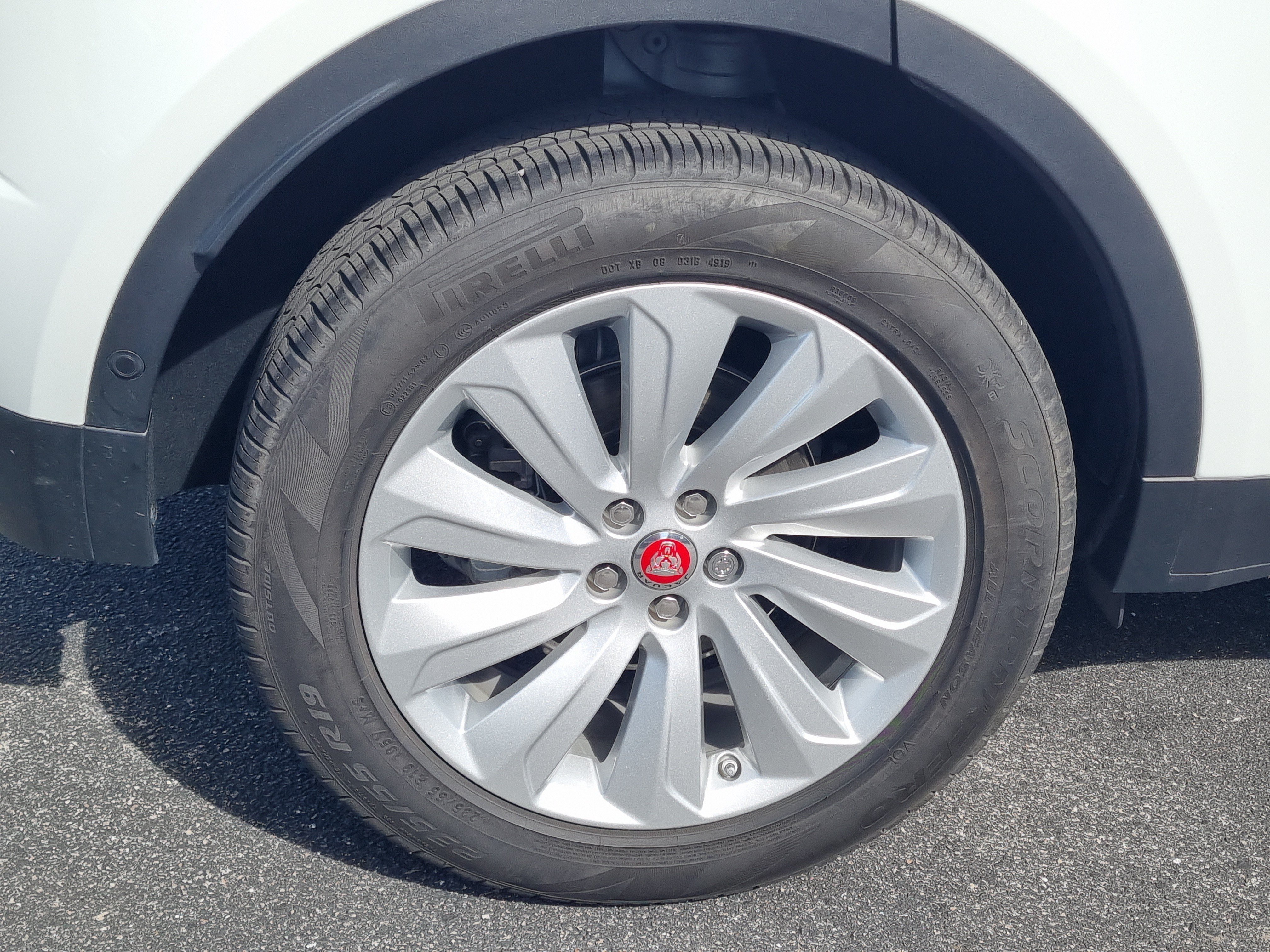Used 2020 Jaguar E-PACE SE AWD/4WD image 10