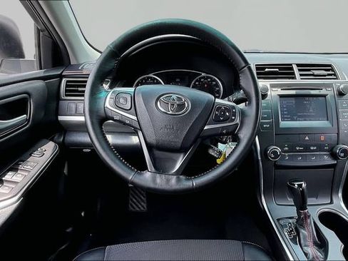 Used 2016 Toyota Camry SE FWD image 8