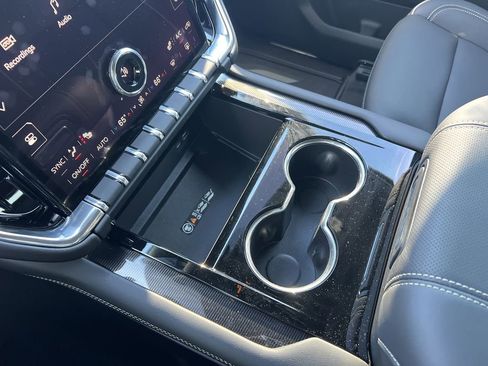 New 2026 GMC Yukon XL Elevation image 7