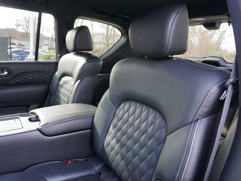 Used 2024 INFINITI QX80 Sensory image 13