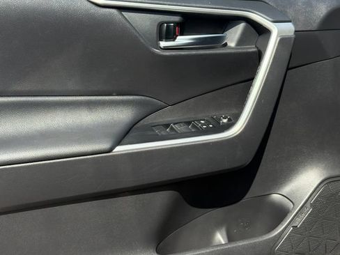 Used 2020 Toyota RAV4 XLE w/ Carpet Mat Package FWD image 12