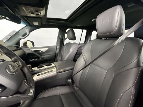 Used 2024 Lexus LX 600 F Sport image 3