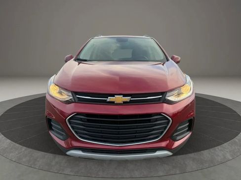 Used 2019 Chevrolet Trax LT w/ Driver Confidence Package AWD/4WD image 2