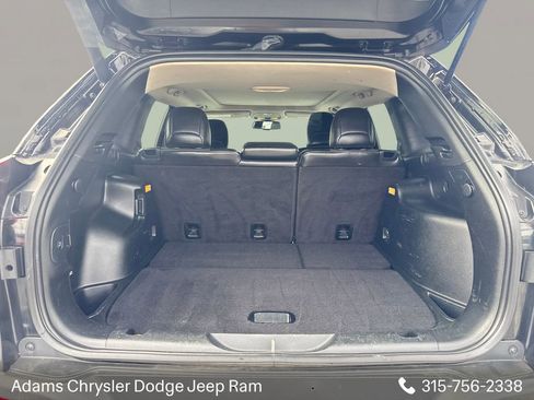 Used 2018 Jeep Cherokee Latitude Plus w/ Comfort/Convenience Group AWD/4WD image 9